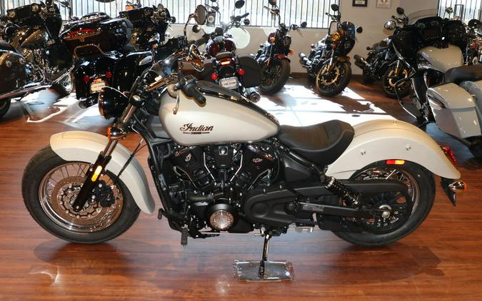 2025 Indian Motorcycle® Scout® Classic Limited +Tech Silver Quartz Smoke