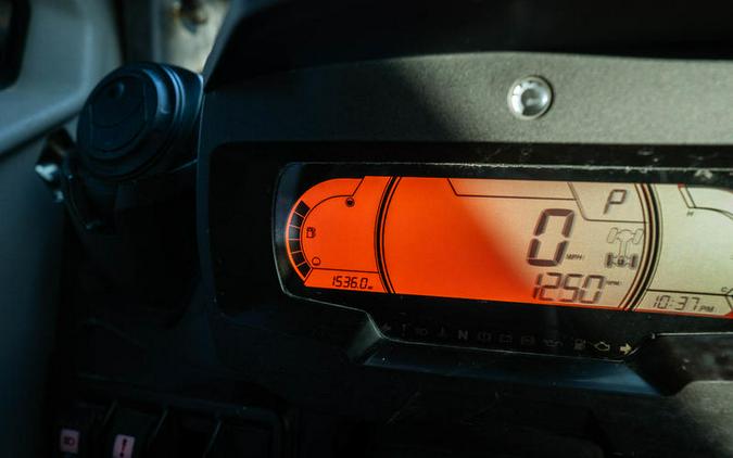 2022 Can-Am® Defender MAX Lone Star HD10