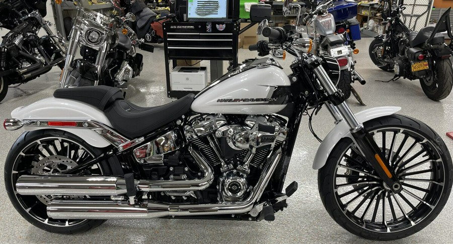2024 Harley-Davidson Breakout White Onyx Pearl