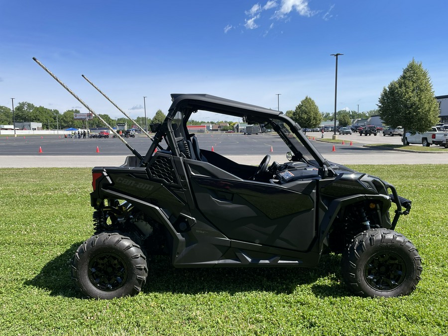 2022 Can-Am Maverick Trail DPS 1000