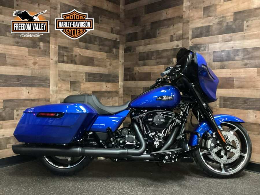 2024 Harley-Davidson® Street Glide® Blue Burst - Black Finish