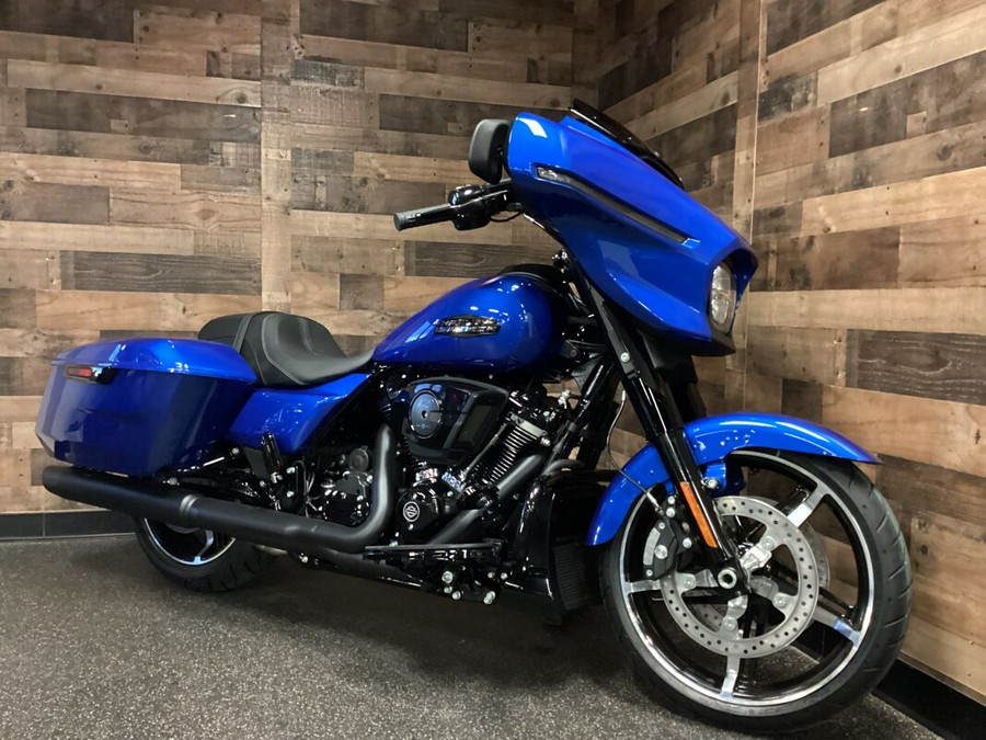 2024 Harley-Davidson® Street Glide® Blue Burst - Black Finish