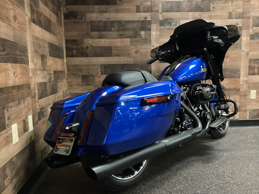 2024 Harley-Davidson® Street Glide® Blue Burst - Black Finish