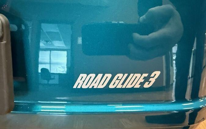 Road Glide 3