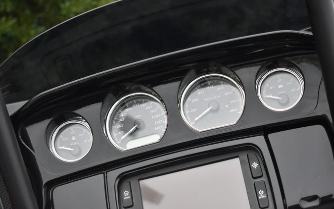 FLHXS 2018 Street Glide® Special