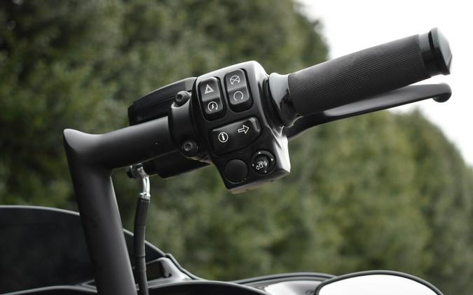 FLHXS 2018 Street Glide® Special