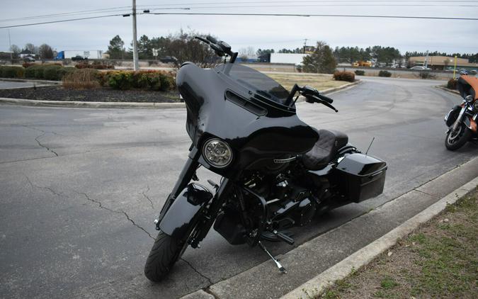 FLHXS 2018 Street Glide® Special