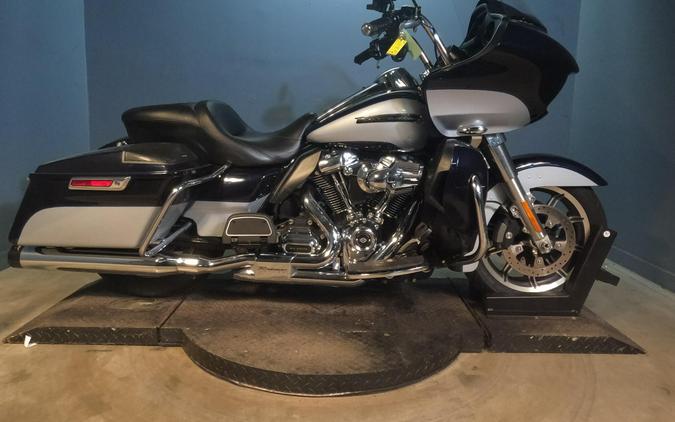 2019 Harley-Davidson Road Glide Ultra Midnight Blue/Barracuda Silver