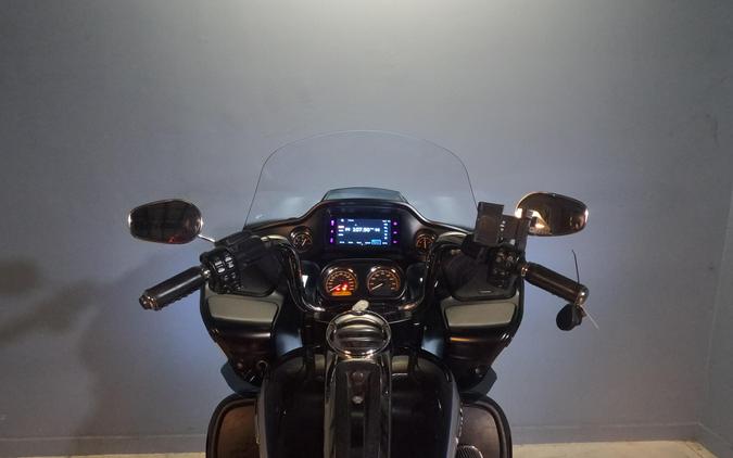 2019 Harley-Davidson Road Glide Ultra Midnight Blue/Barracuda Silver