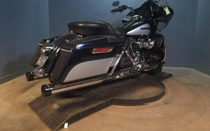 2019 Harley-Davidson Road Glide Ultra Midnight Blue/Barracuda Silver