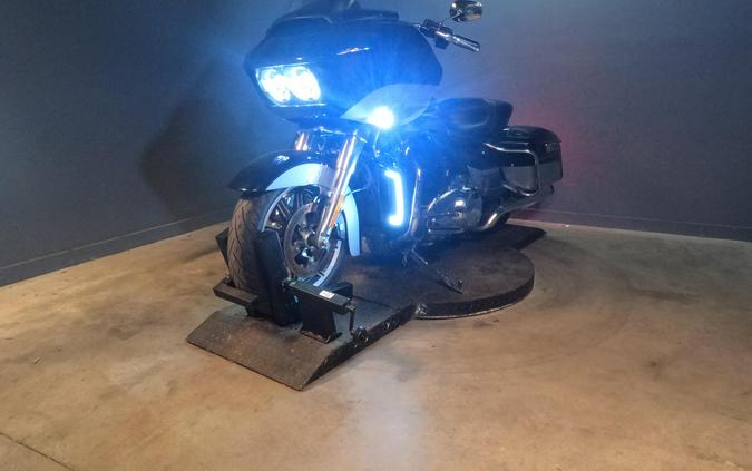 2019 Harley-Davidson Road Glide Ultra Midnight Blue/Barracuda Silver