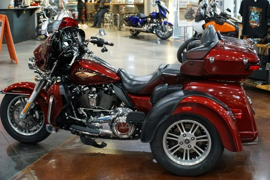 2023 Harley-Davidson® FLHTCUTGAN - Tri Glide® Ultra Anniversary Edition
