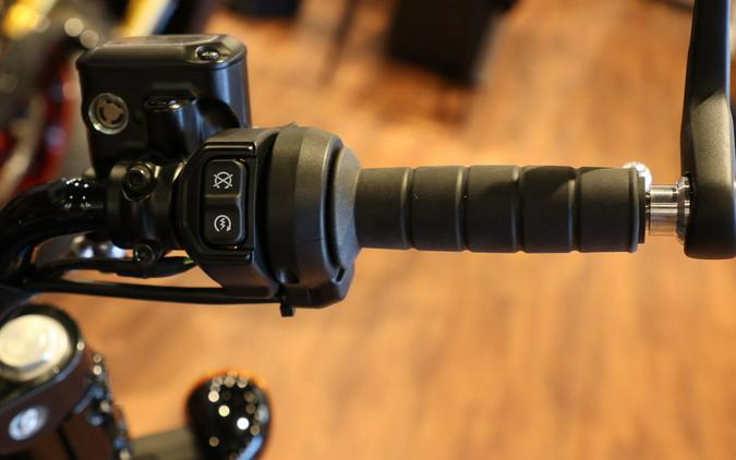 2025 Indian Motorcycle® Scout® Bobber Limited +Tech Spirit Blue Metallic