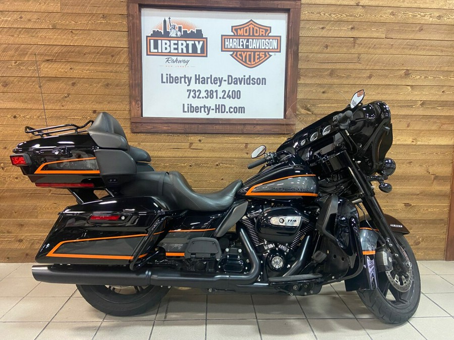 2022 Harley-Davidson® Ultra Limited Apex (Black Finish) FLHTK