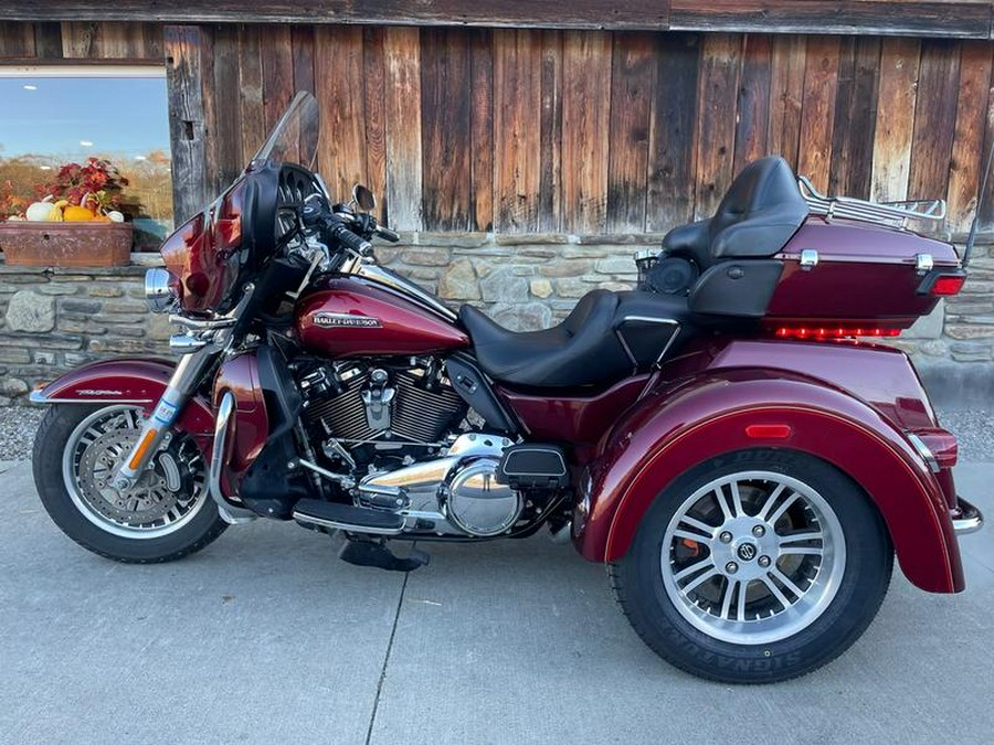 2017 Harley-Davidson® FLHTCUTG - Tri Glide® Ultra