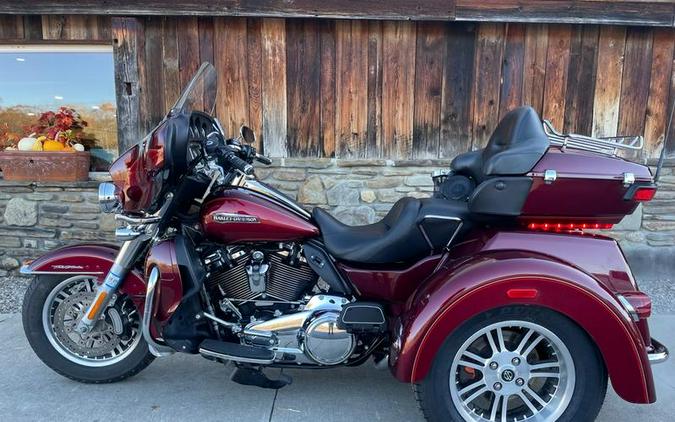 2017 Harley-Davidson® FLHTCUTG - Tri Glide® Ultra