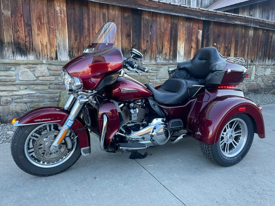 2017 Harley-Davidson® FLHTCUTG - Tri Glide® Ultra