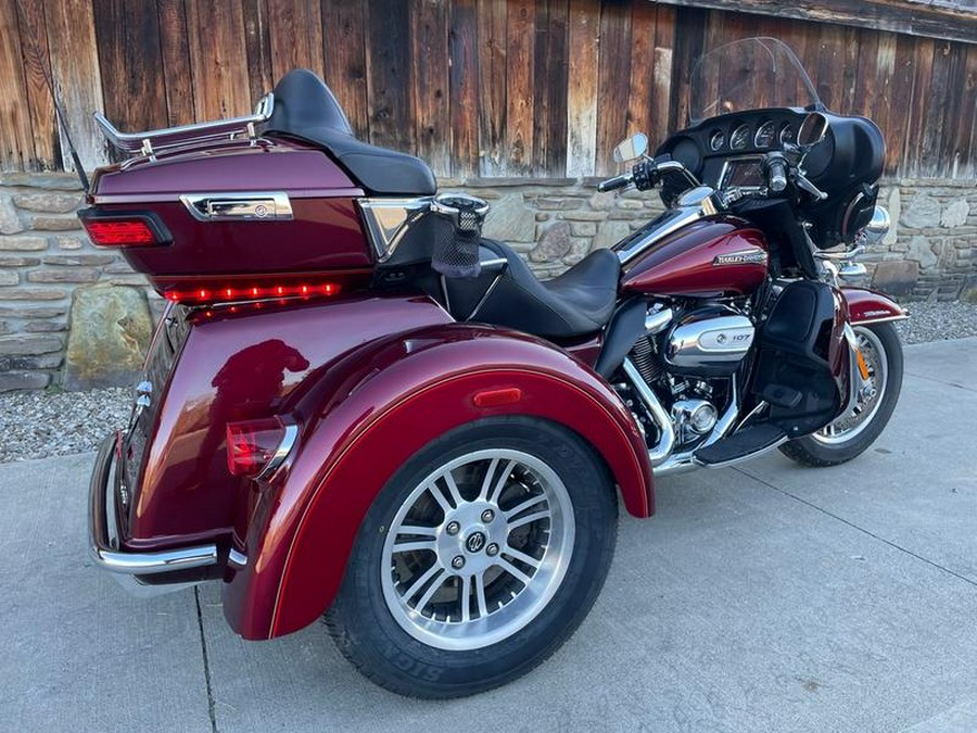 2017 Harley-Davidson® FLHTCUTG - Tri Glide® Ultra