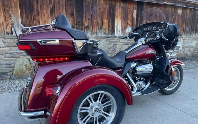 2017 Harley-Davidson® FLHTCUTG - Tri Glide® Ultra