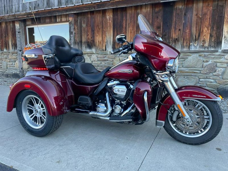 2017 Harley-Davidson® FLHTCUTG - Tri Glide® Ultra