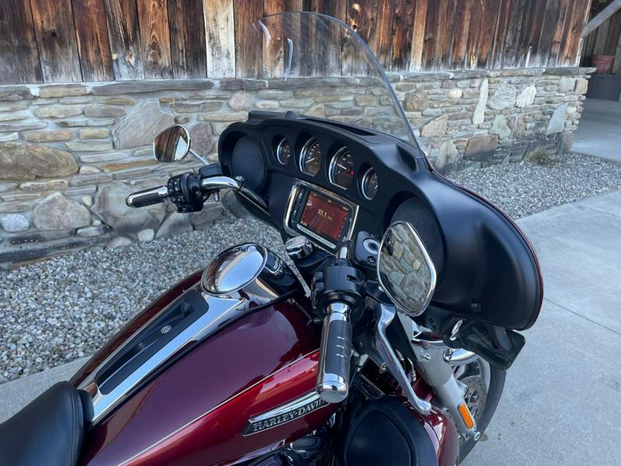 2017 Harley-Davidson® FLHTCUTG - Tri Glide® Ultra