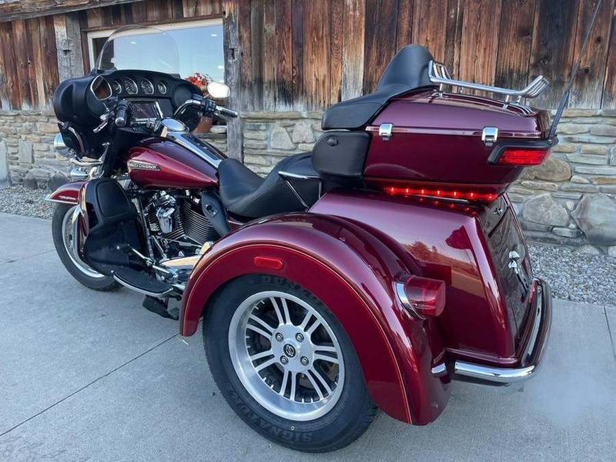 2017 Harley-Davidson® FLHTCUTG - Tri Glide® Ultra