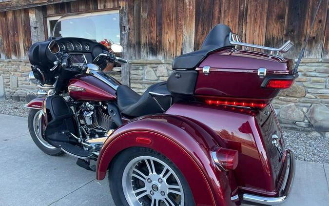 2017 Harley-Davidson® FLHTCUTG - Tri Glide® Ultra