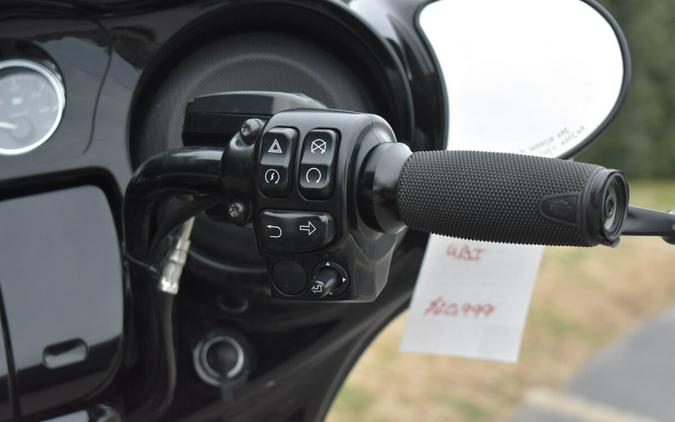 FLHXS 2019 Street Glide® Special