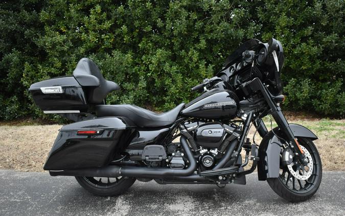 FLHXS 2019 Street Glide® Special