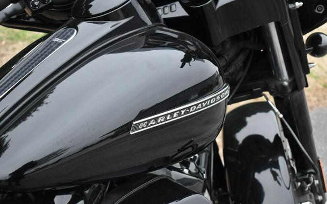 FLHXS 2019 Street Glide® Special