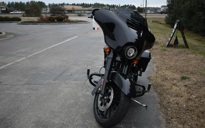 FLHXS 2019 Street Glide® Special