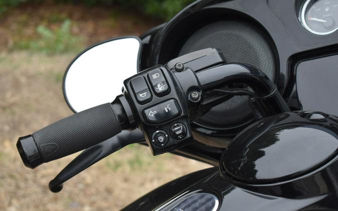 FLHXS 2019 Street Glide® Special