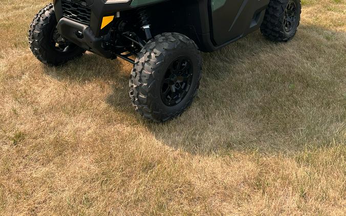 2026 Can-Am Defender DPS CAB