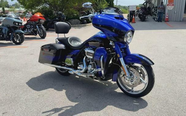 2017 Harley-Davidson® CVO™ Street Glide® Candy Cobalt/Indigo Ink with Mirror Chrome Aggressor Wheels