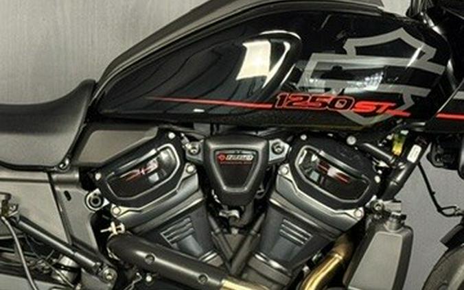 2025 Harley-Davidson Pan America® 1250 ST RA1250ST VIVID BLACK
