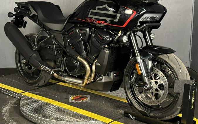 2025 Harley-Davidson Pan America® 1250 ST RA1250ST VIVID BLACK
