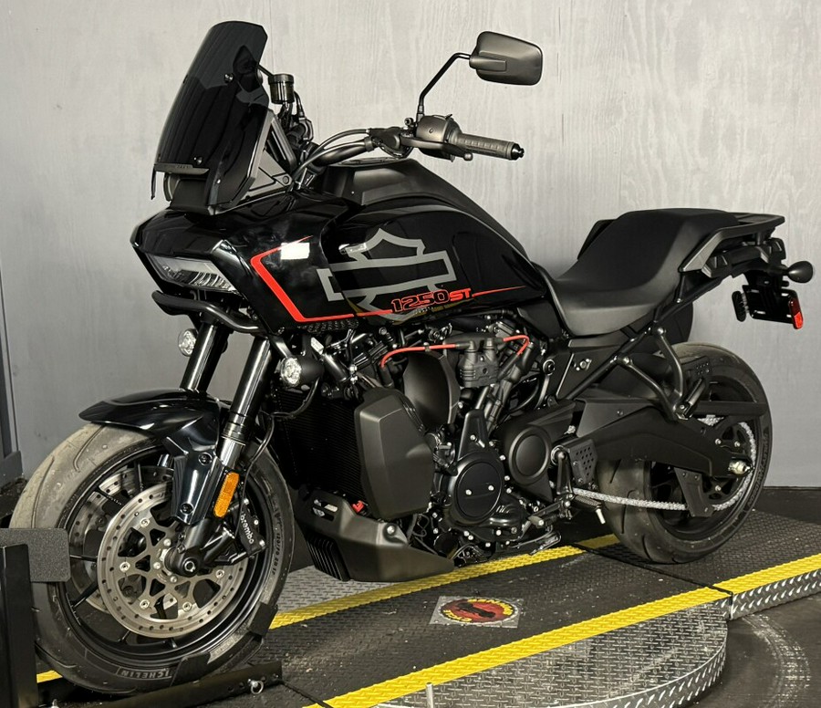 2025 Harley-Davidson Pan America® 1250 ST RA1250ST VIVID BLACK