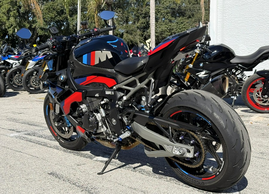 2025 BMW M 1000 R
