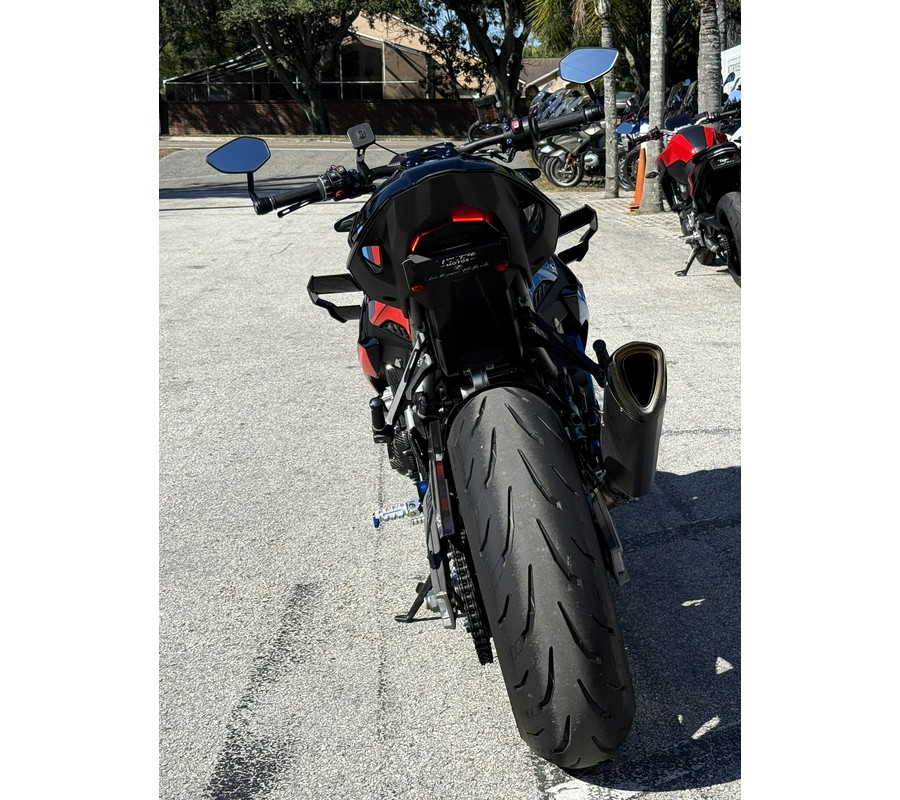 2025 BMW M 1000 R