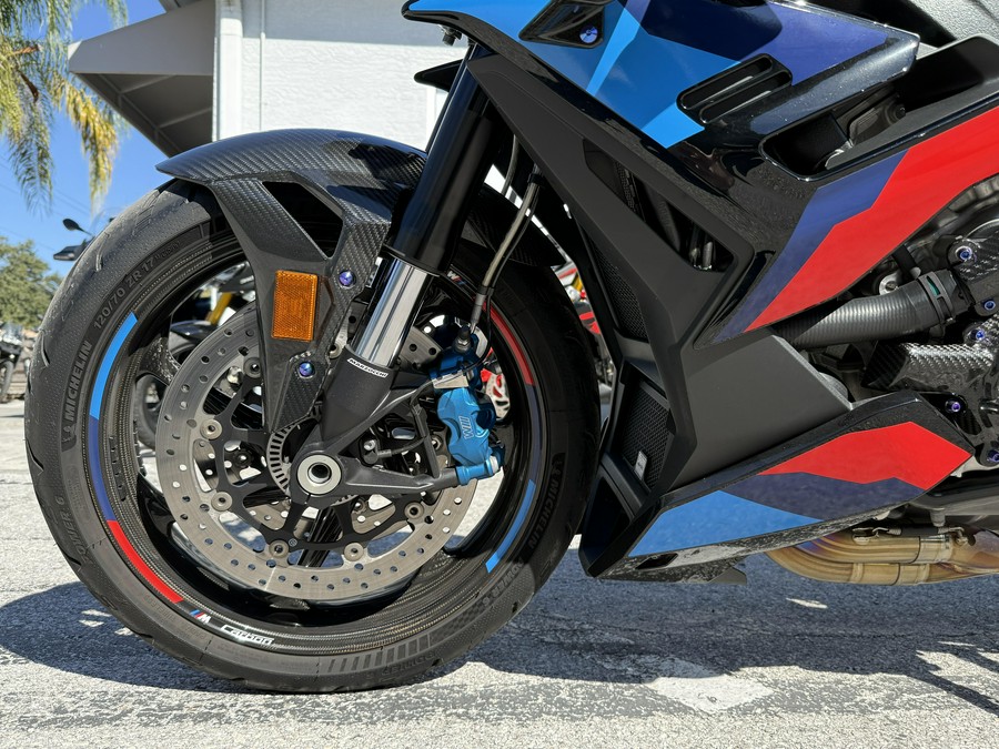 2025 BMW M 1000 R