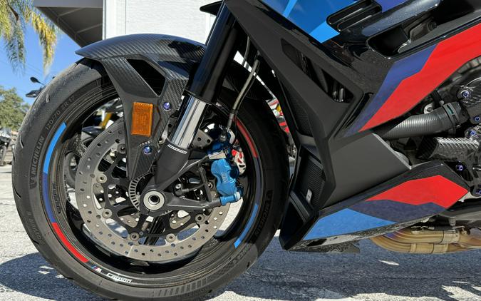 2025 BMW M 1000 R