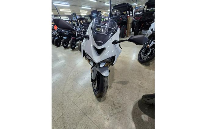 2026 Ninja® ZX™-6R Base - Kawasaki