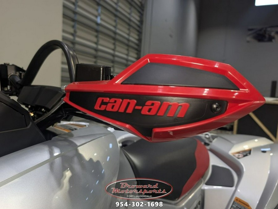 2026 Can-Am Renegade X mr 1000 R Hyper Silver & Legion Red