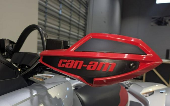 2026 Can-Am Renegade X mr 1000 R Hyper Silver & Legion Red