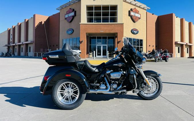 2024 Harley-Davidson Tri Glide Ultra FLHTCUTG