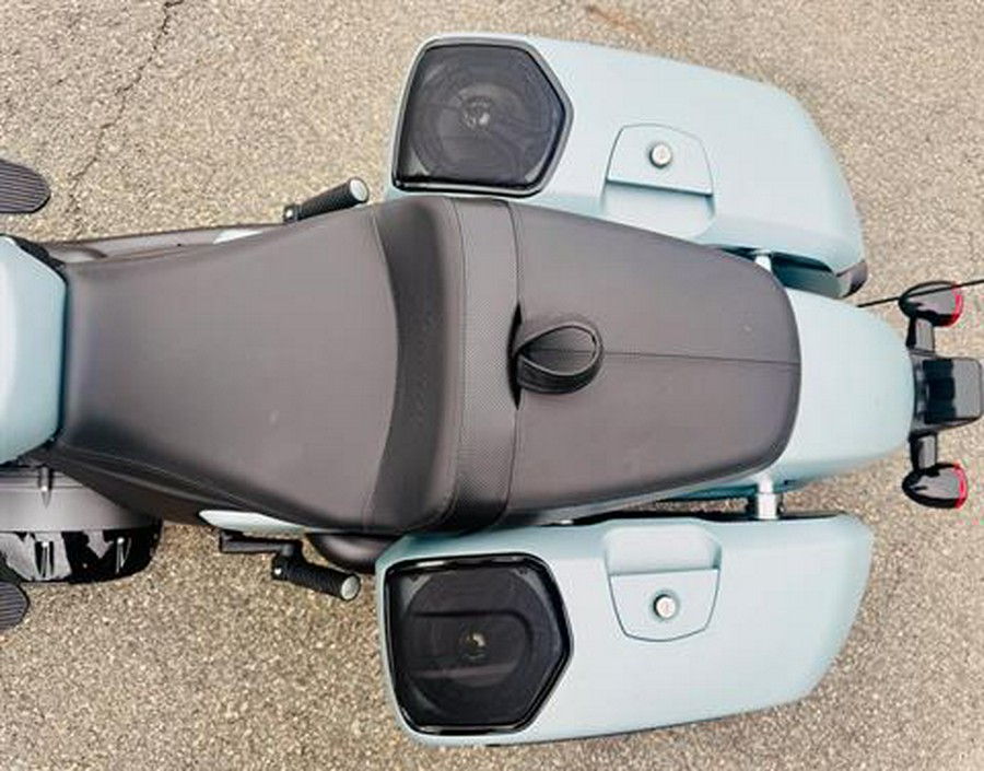 2025 Indian Motorcycle Challenger® Dark Horse® with PowerBand Audio Package