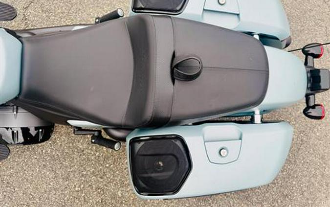 2025 Indian Motorcycle Challenger® Dark Horse® with PowerBand Audio Package