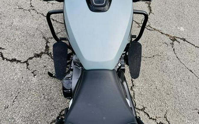 2025 Indian Motorcycle Challenger® Dark Horse® with PowerBand Audio Package