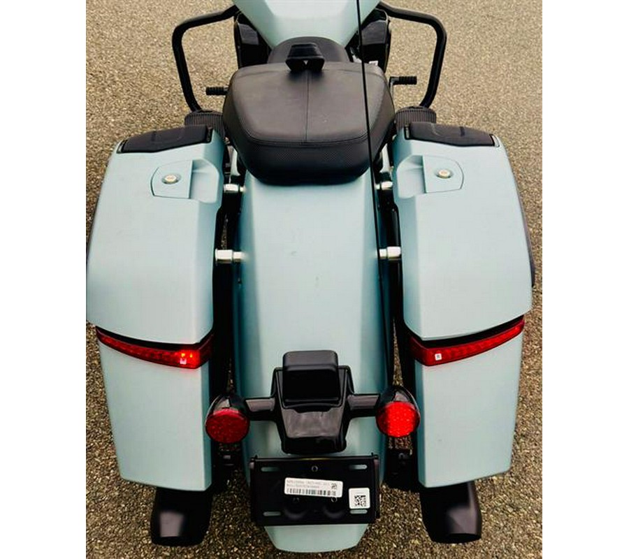 2025 Indian Motorcycle Challenger® Dark Horse® with PowerBand Audio Package