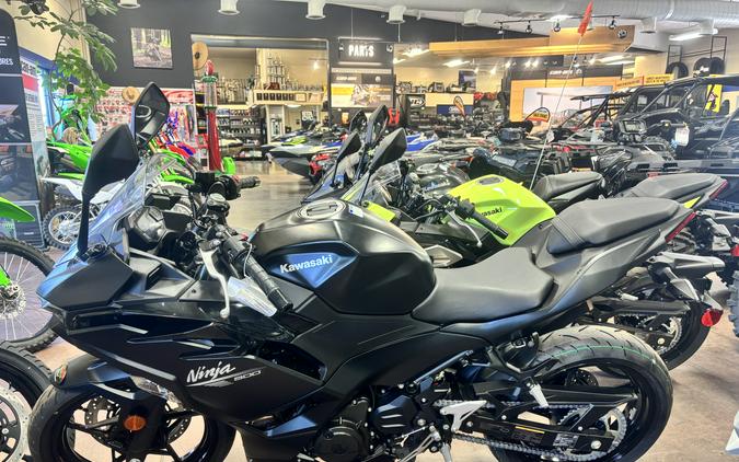 2026 Kawasaki Ninja® 500 Base